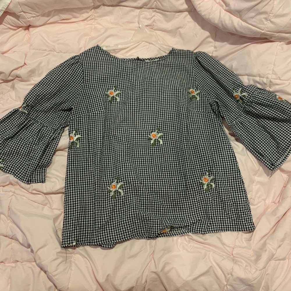 Gingham shirt with flowers